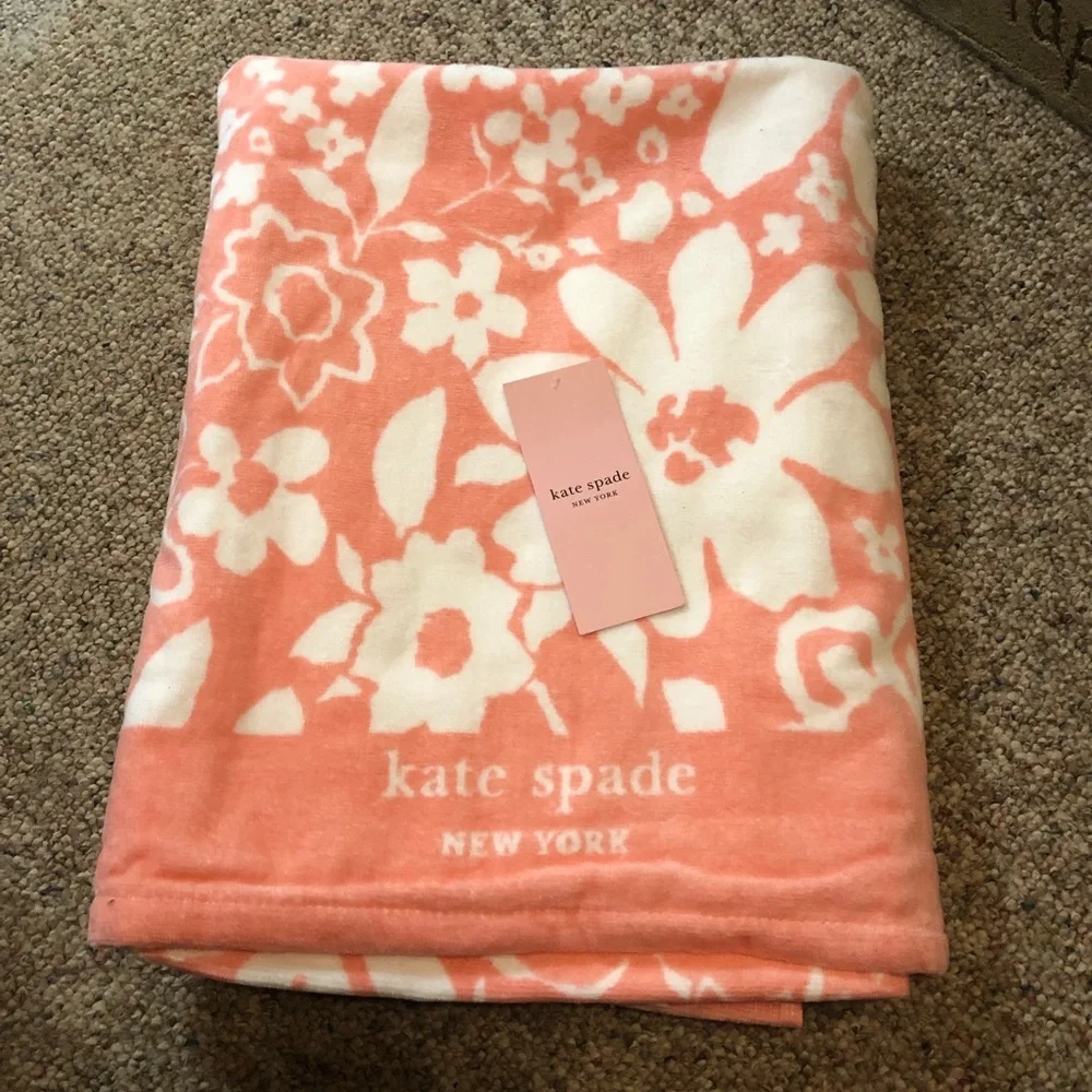 🆕 Kate Spade Coral Floral Oversized Beach Towel